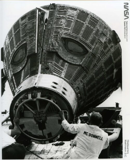 Gemini 6, Recovery Operation (65-H-2285)