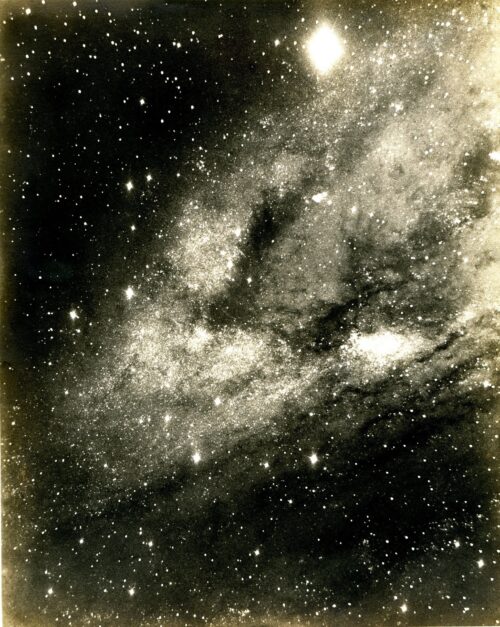 Galaxie d'Andromède, 1925