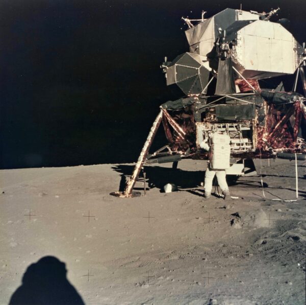 Apollo 11, Ombre (AS11-40-5928)