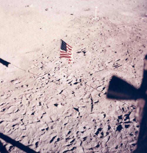 Apollo 11, Drapeau (AS11- 37- 5545)