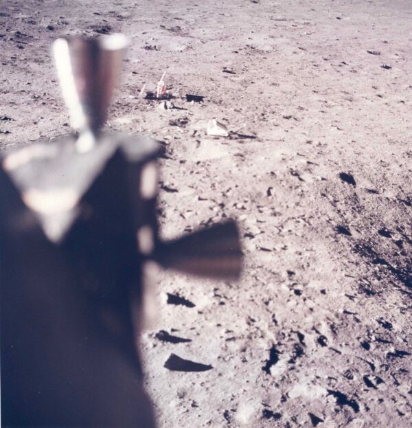 Apollo 11, Appareils scientifiques d'expérimentation (AS11- 37- 5551)