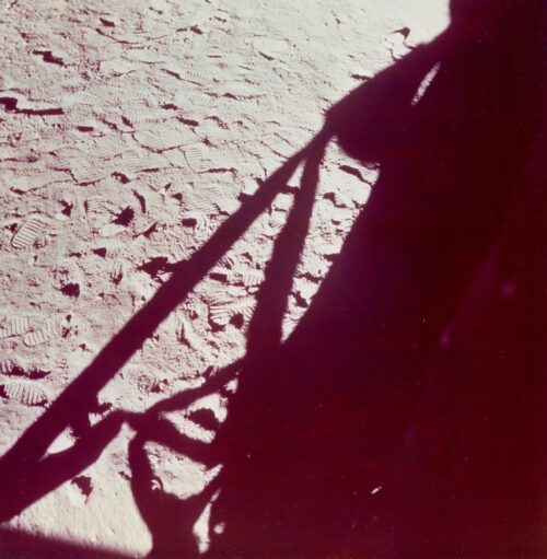 Apollo 11, Ombre du module lunaire (AS11- 39- 5800)